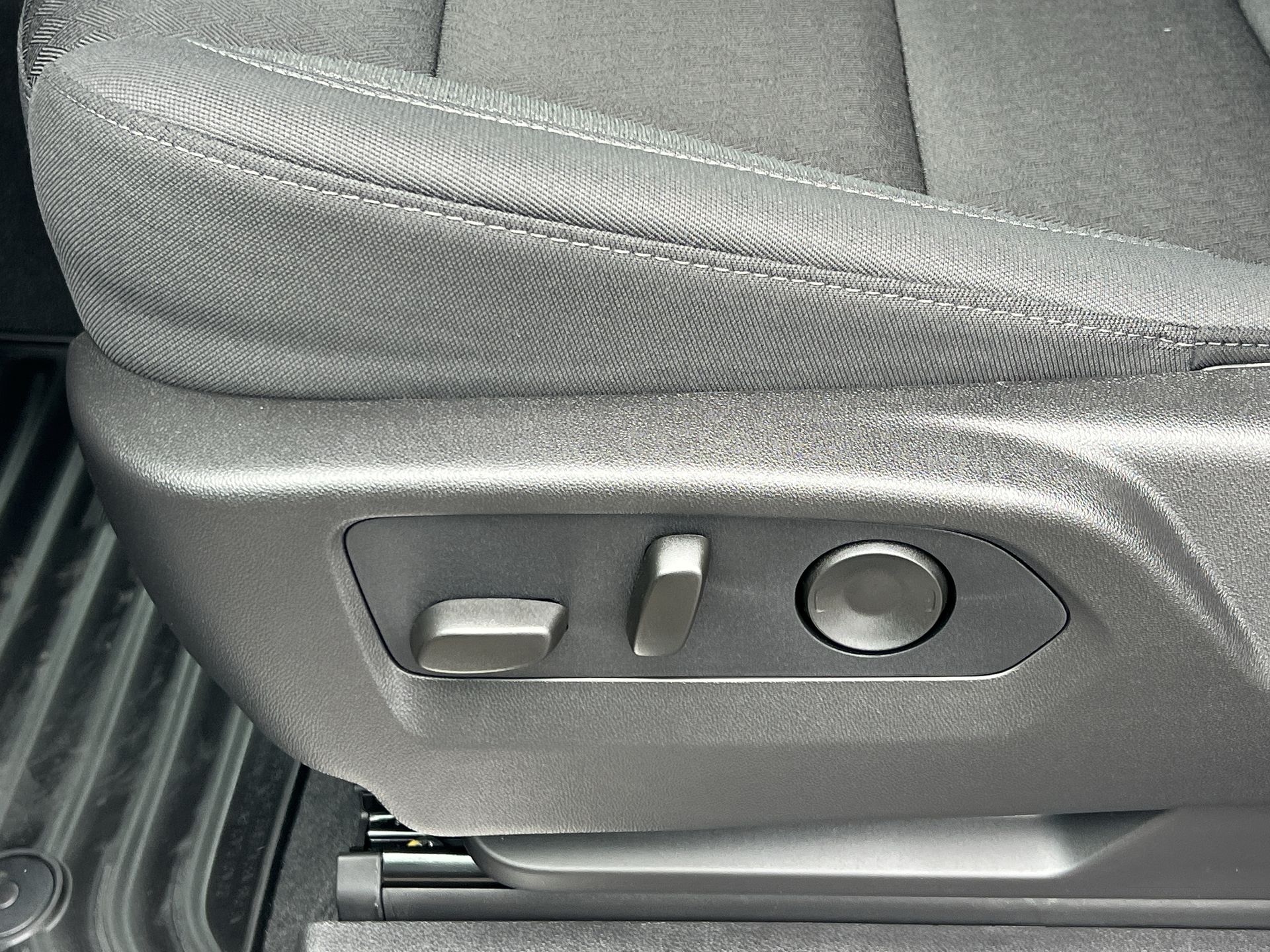 2025 Chevrolet Silverado 1500 RST photo 19