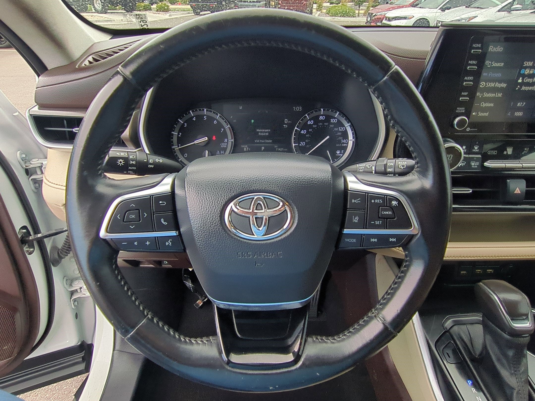 2021 Toyota Highlander XLE photo 13
