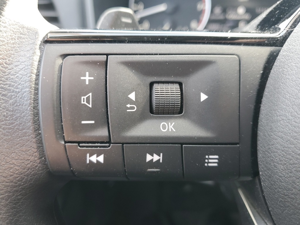 2023 Nissan Rogue SV photo 6