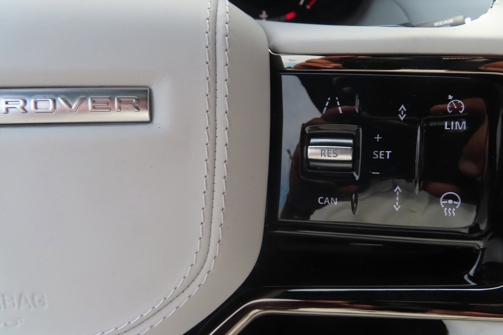 2024 Land Rover Range Rover Sport SE photo 28