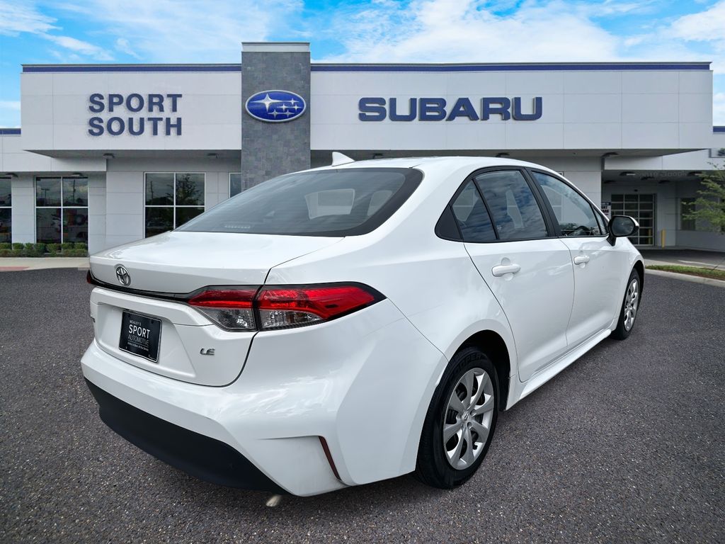 2023 Toyota Corolla LE photo 3