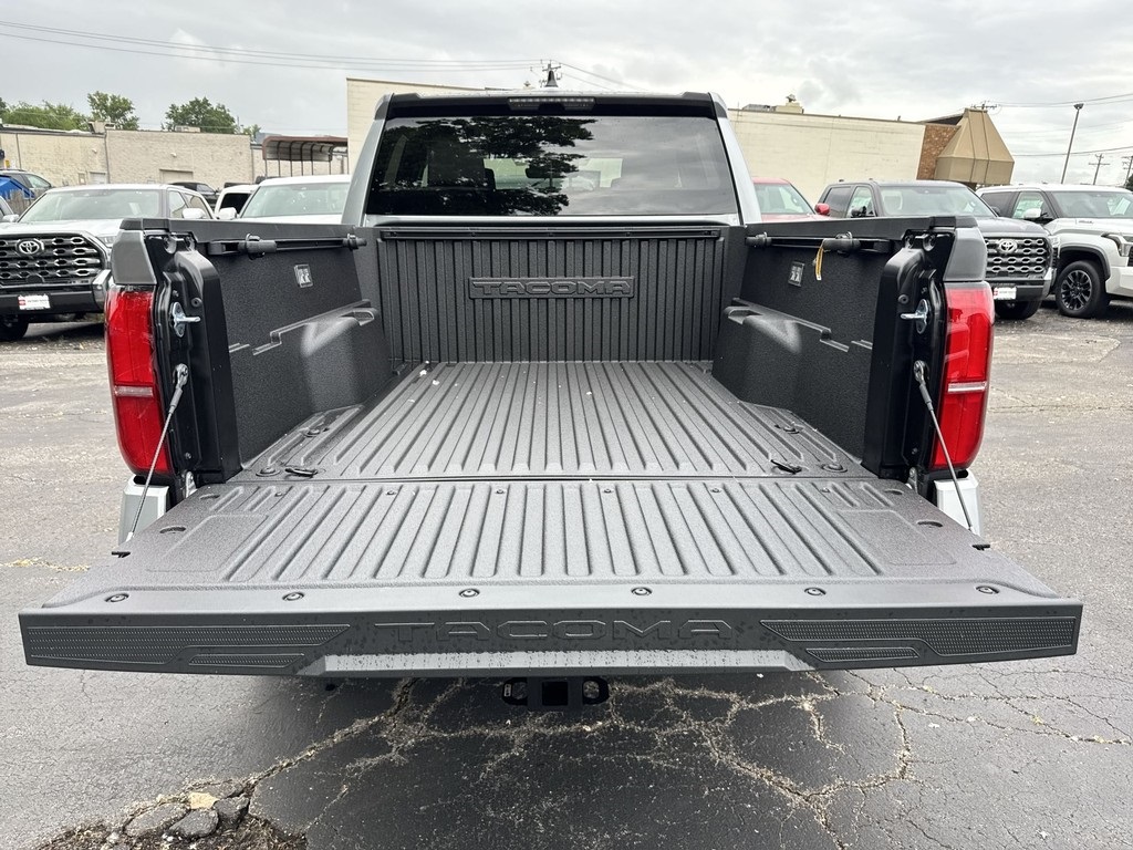 2025 Toyota Tacoma SR5 4x4 Double Cab photo 18