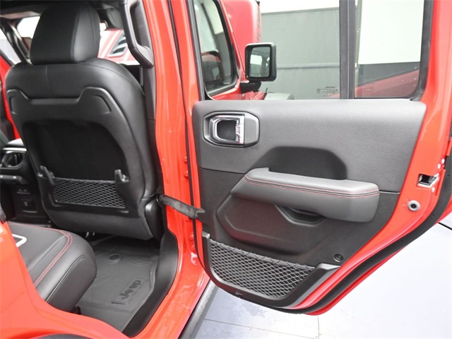 2025 Jeep Wrangler Rubicon photo 35