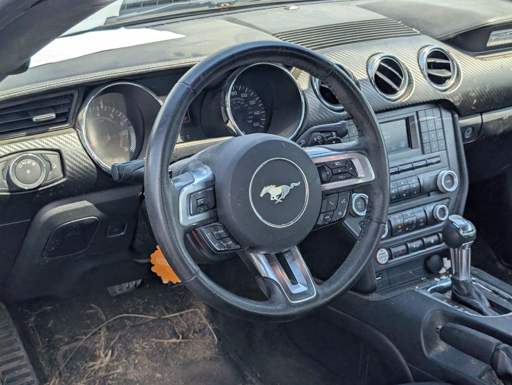 2016 Ford Mustang V6 photo 7