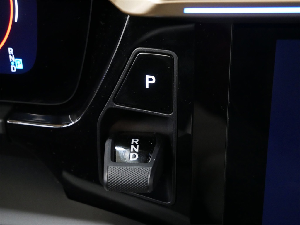 2024 Porsche Macan Electric 4 photo 25