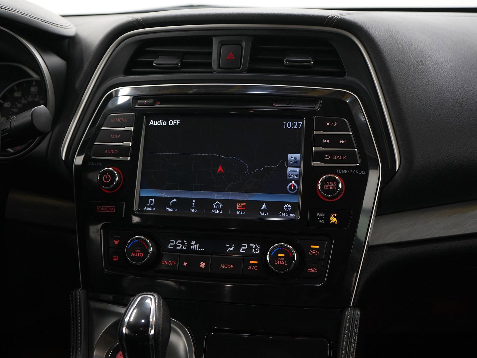 2017 Nissan Maxima SV photo 14
