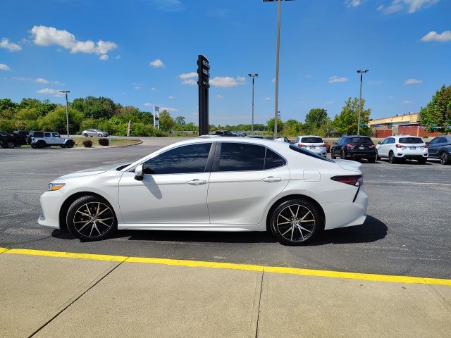 2024 Toyota Camry SE photo 4