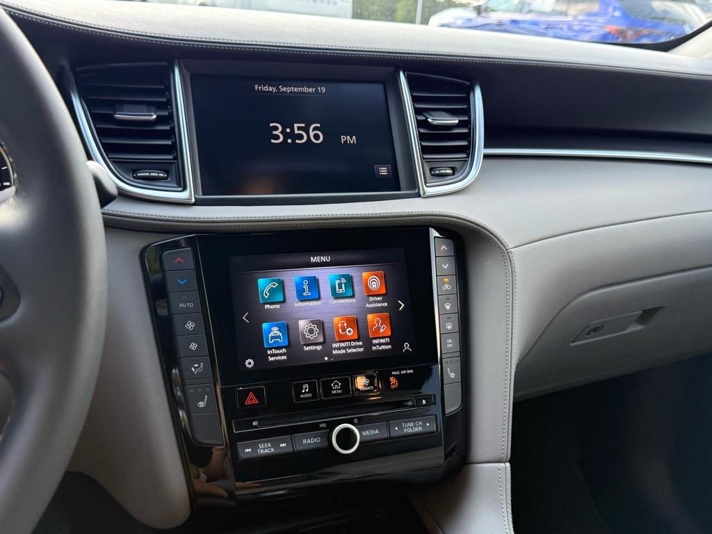 2024 Infiniti QX50 Luxe photo 8