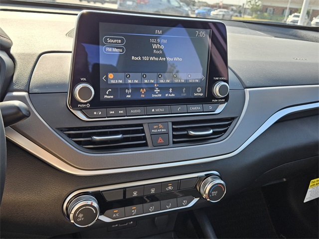 2025 Nissan Altima 2.5 SR photo 17