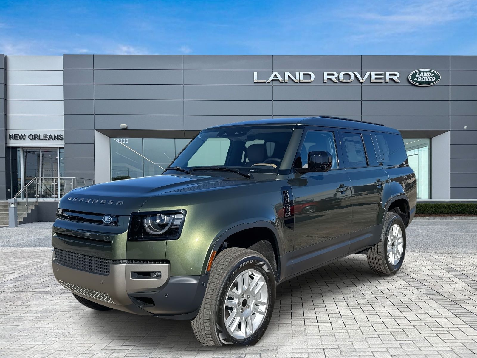 2026 Land Rover Defender S's photo