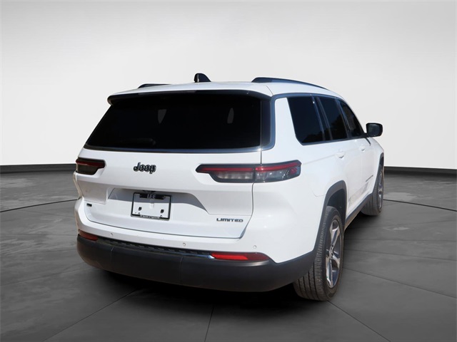 2023 Jeep Grand Cherokee Limited photo 2