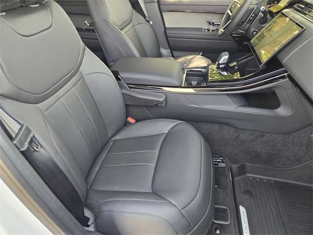 2025 Land Rover Range Rover Sport SE photo 8