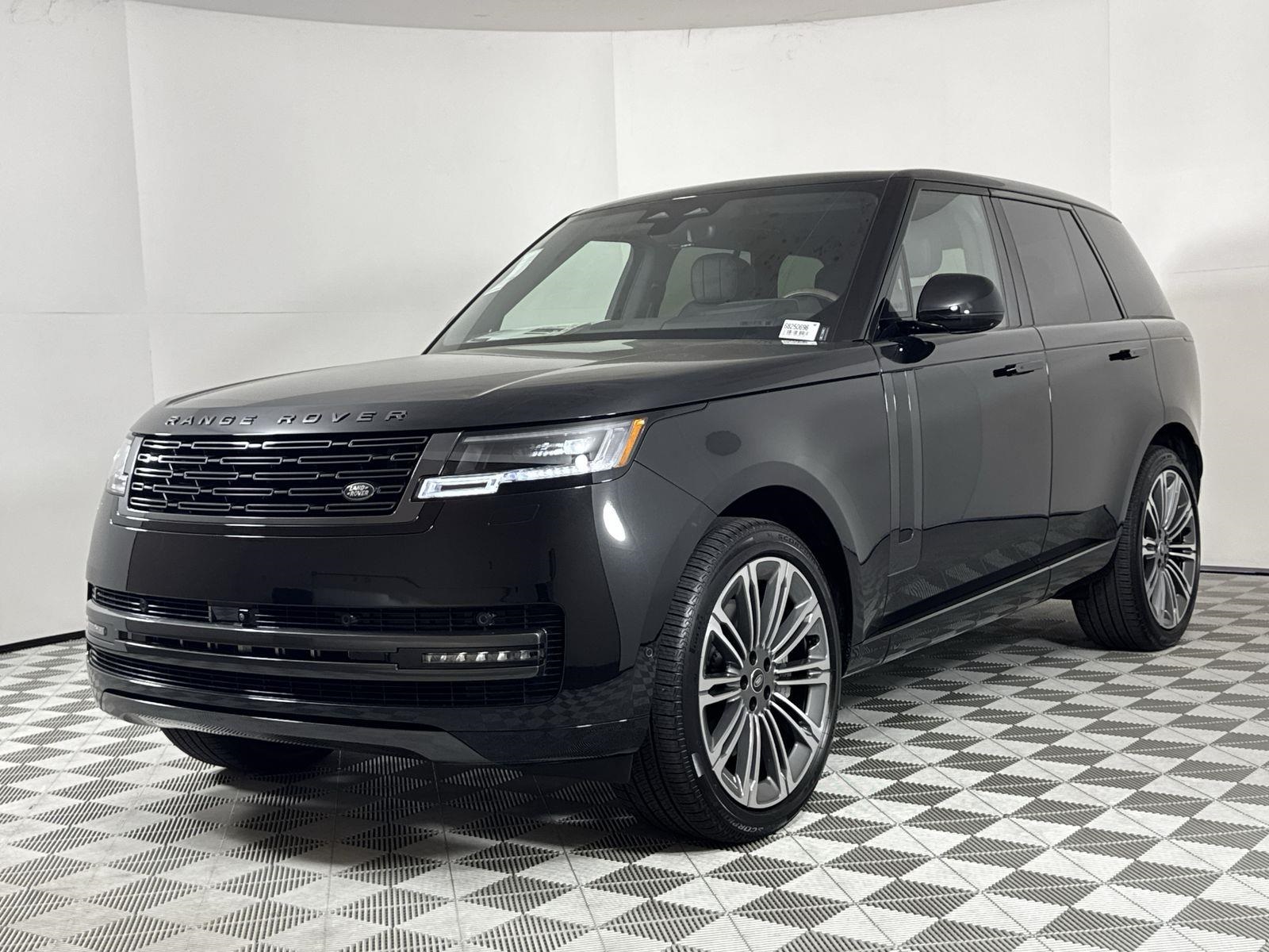 2025 Land Rover Range Rover SE's photo