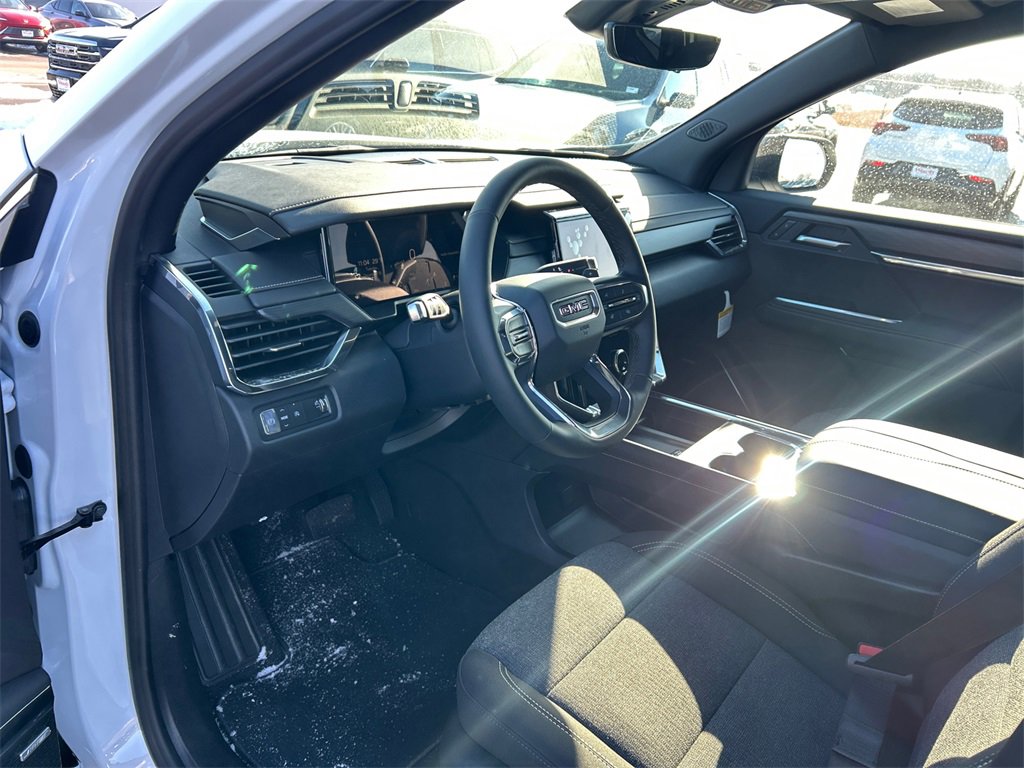 2026 GMC ACADIA - Image 17