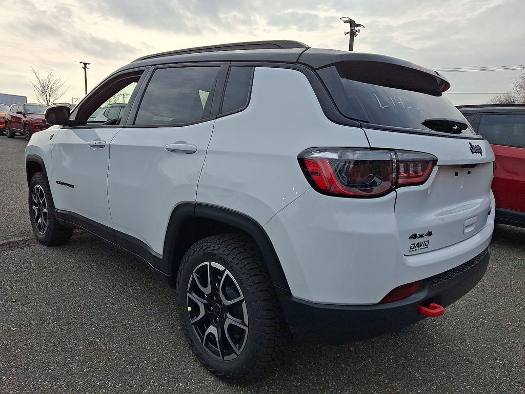 2026 Jeep Compass Trailhawk photo 3