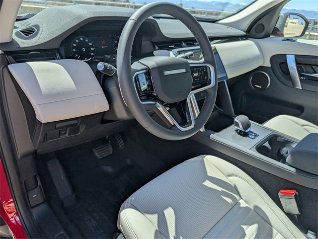 2025 Land Rover Discovery Sport S photo 5