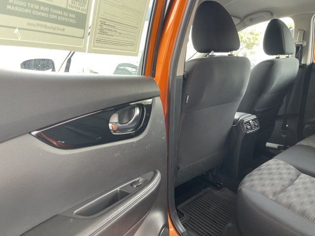 2022 Nissan Rogue Sport SV photo 22