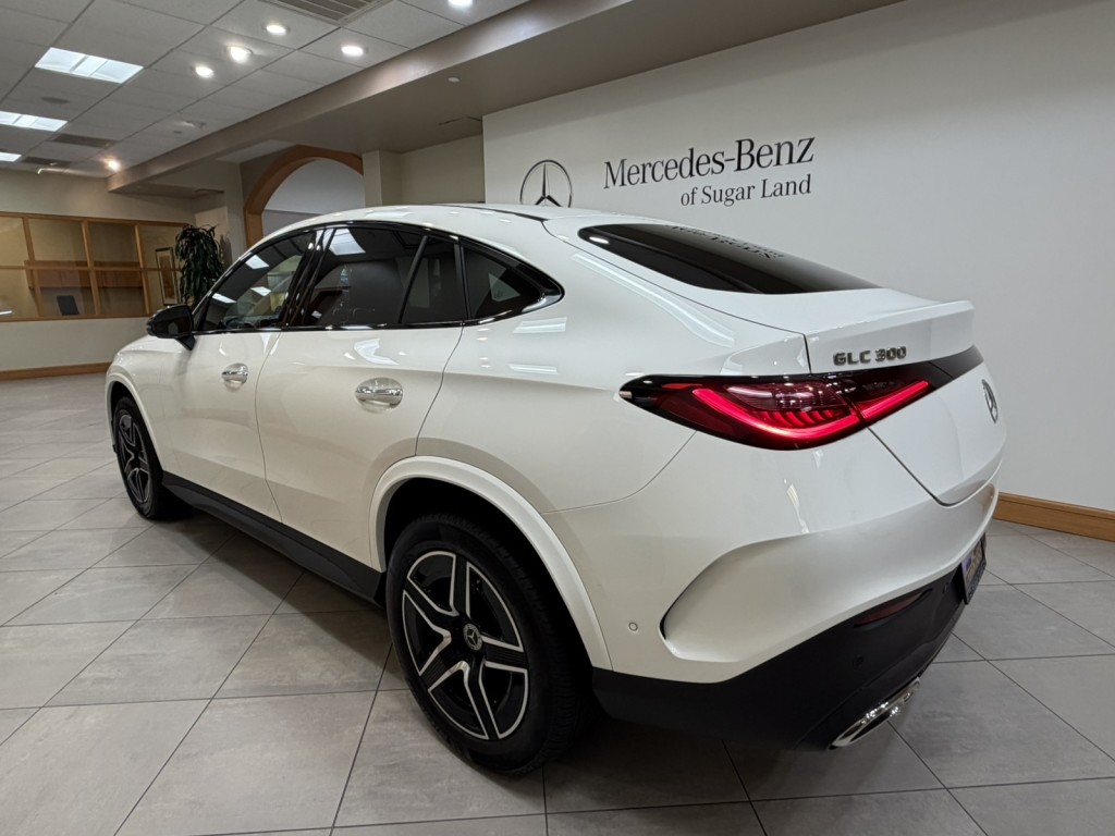 2024 Mercedes Benz GLC 300 4MATIC Coupe photo 2