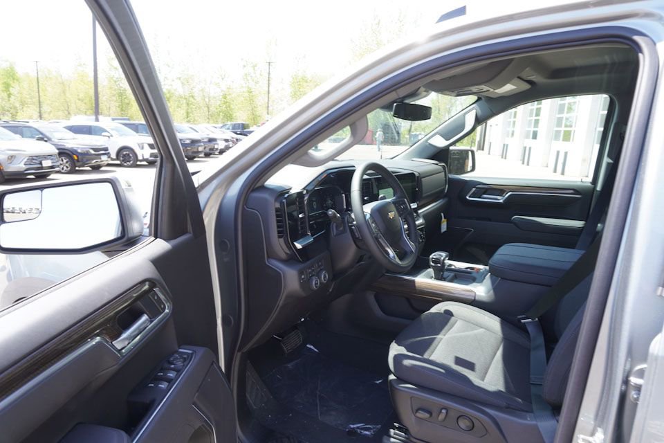 2025 Chevrolet Silverado 1500 LT Z71 photo 10