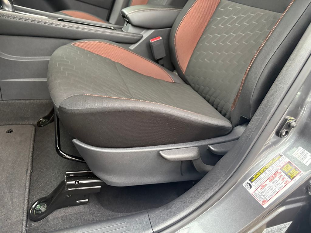 2023 Nissan Kicks SR photo 13