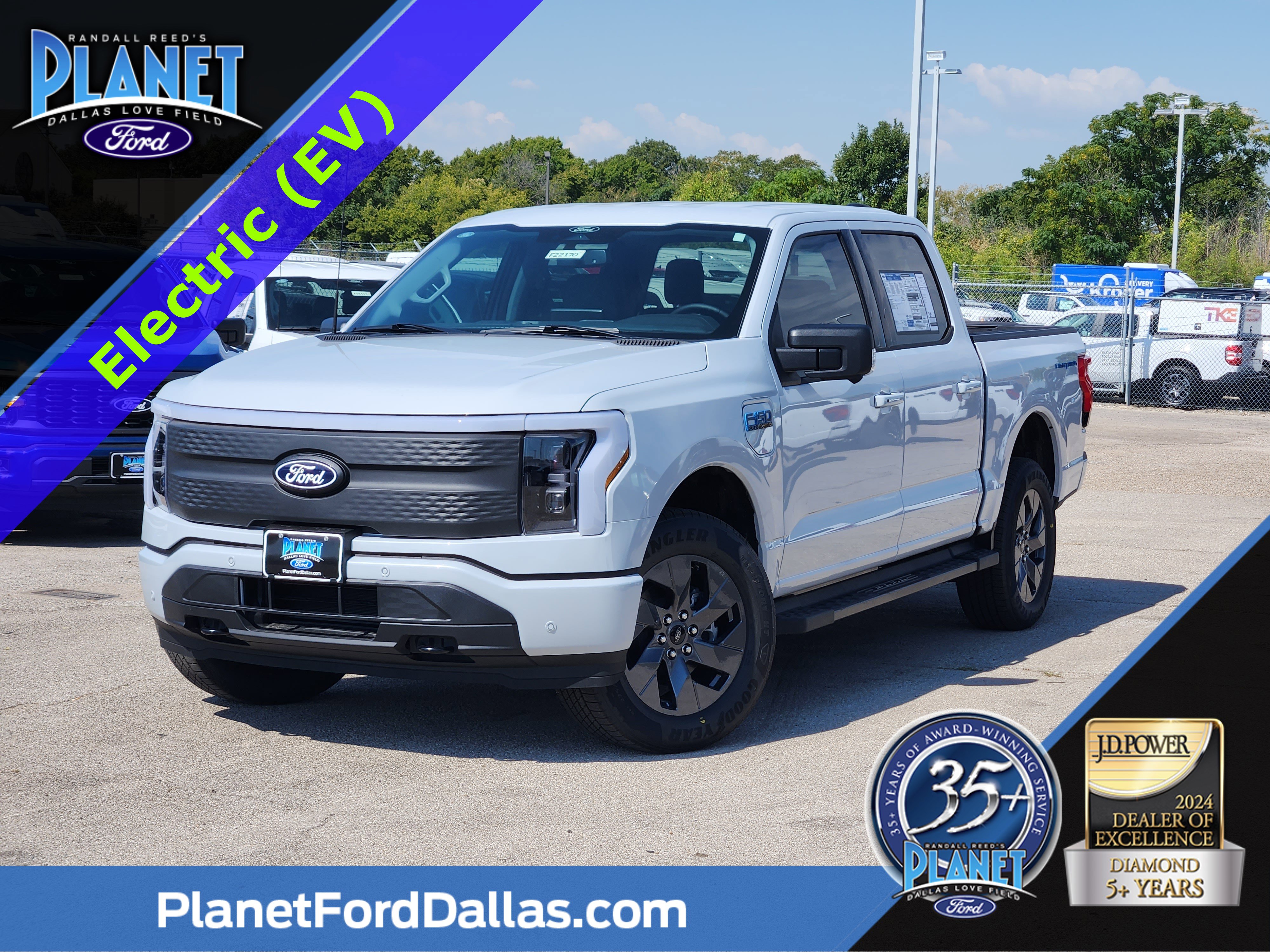 2025 Ford F-150 Lightning Flash's photo