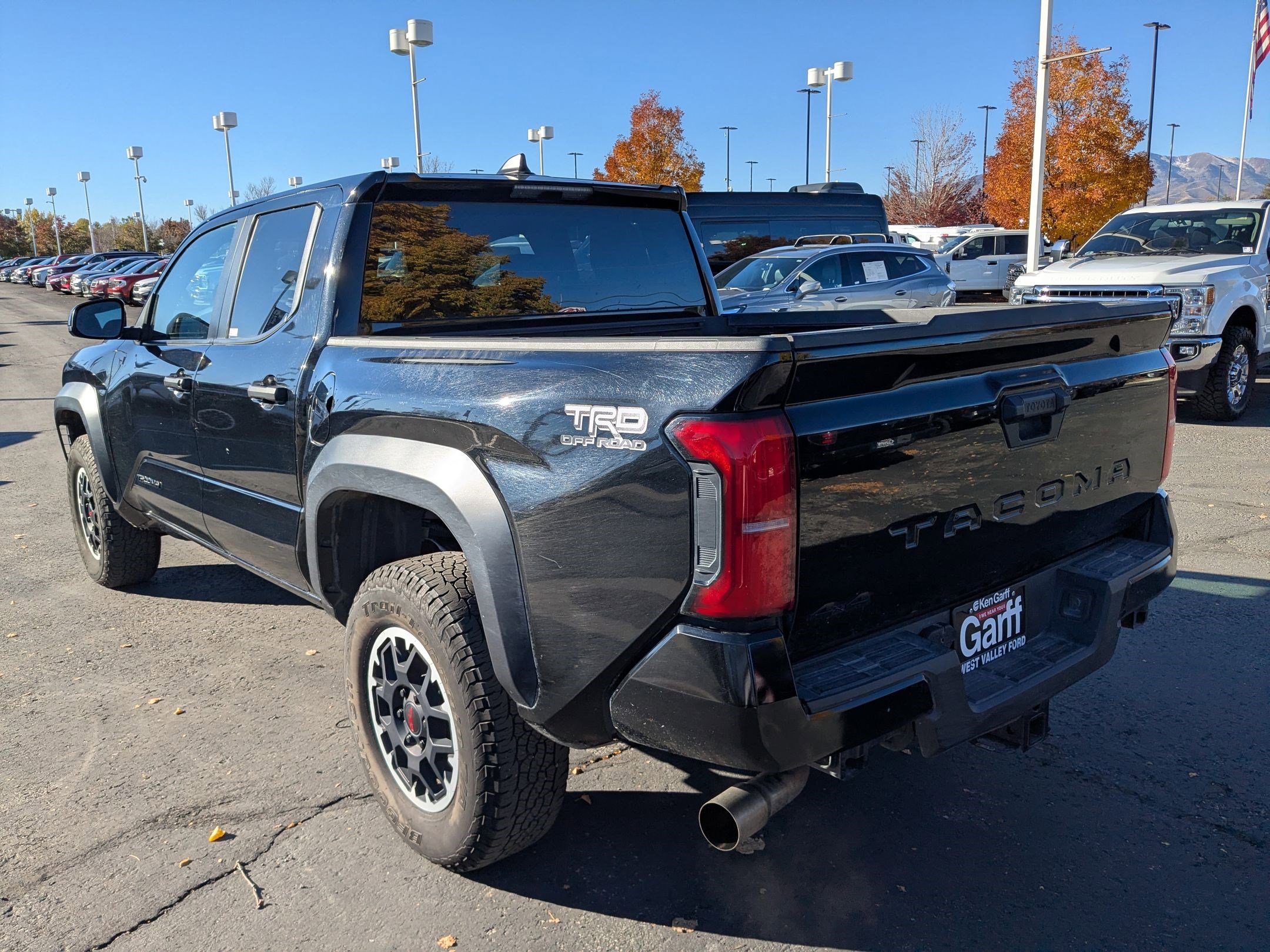 2024 Toyota Tacoma TRD Off-Road photo 3
