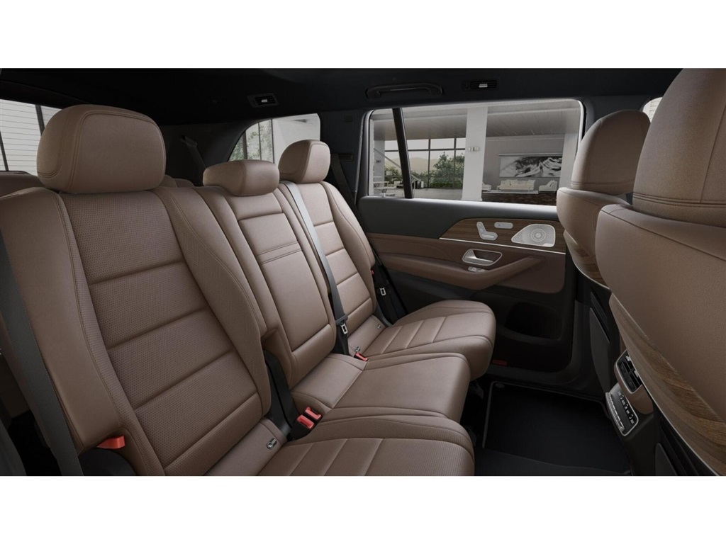 2026 Mercedes Benz GLS 450 4MATIC photo 5