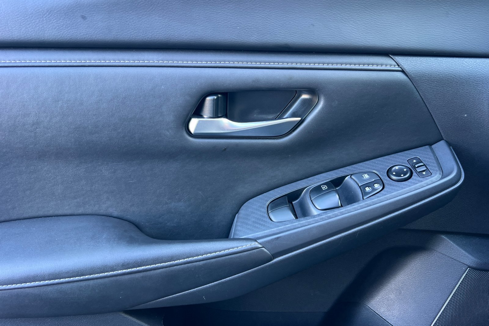 2024 Nissan Sentra SV photo 10