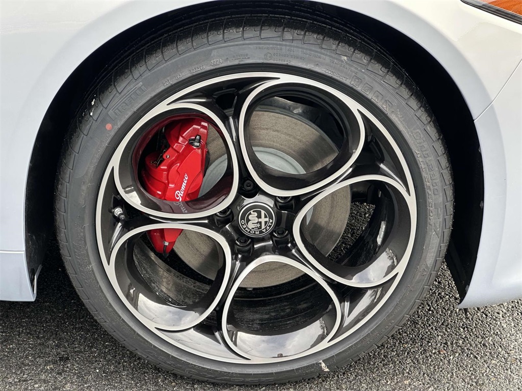 2025 Alfa Romeo Giulia photo 18