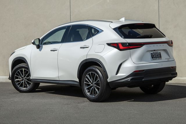 2022 Lexus NX 350h photo 2