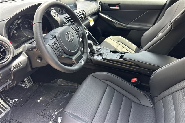 2025 Lexus IS 350 F SPORT photo 8