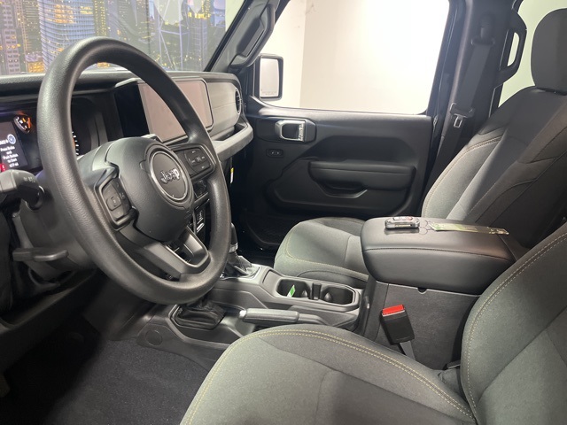 2025 Jeep Gladiator photo 9