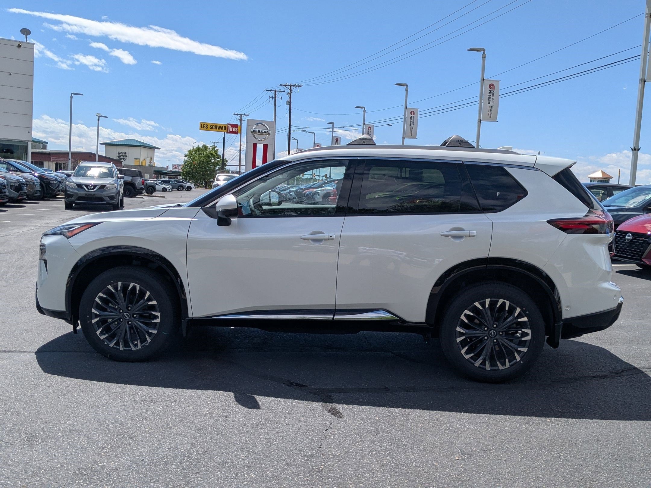 2025 Nissan Rogue Platinum photo 5