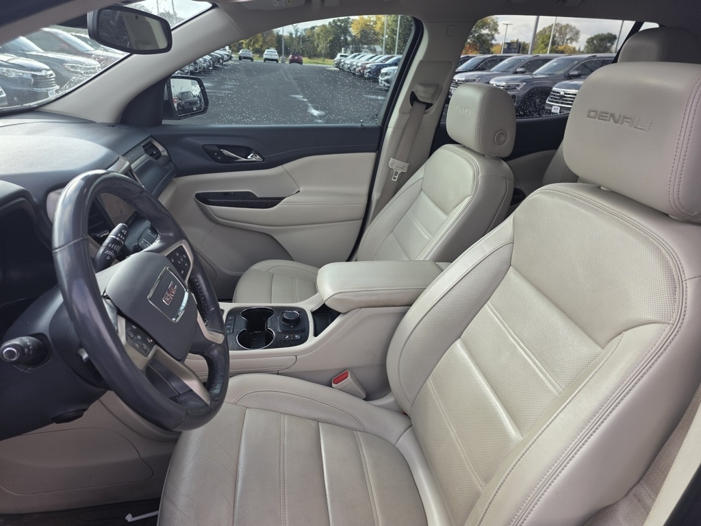 2020 Gmc Acadia Denali photo 2