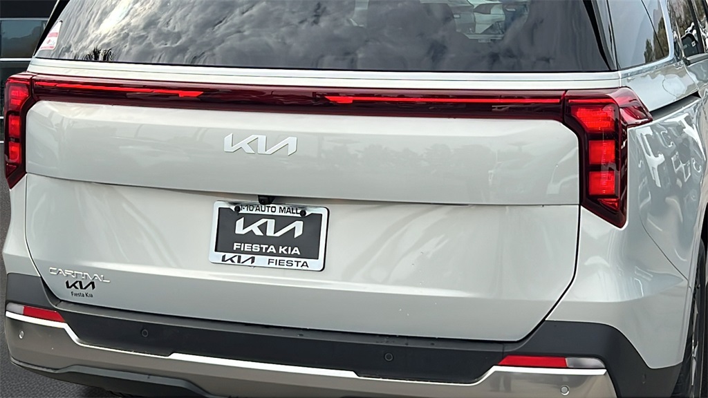 2026 Kia Carnival SX photo 3
