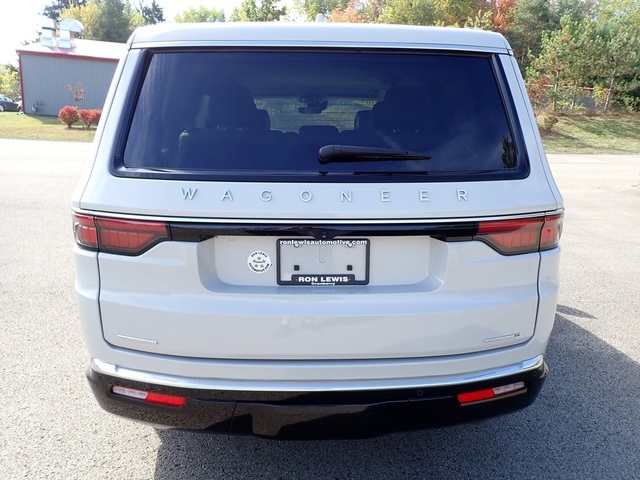 2022 Jeep Wagoneer Series III photo 4