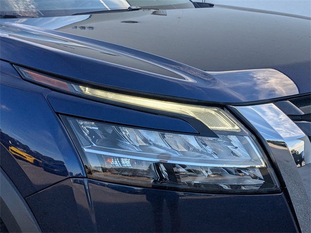 2022 Nissan Pathfinder SL photo 9