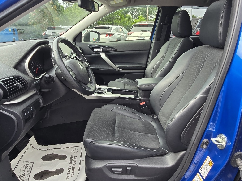 2022 Mitsubishi Eclipse Cross SE photo 11
