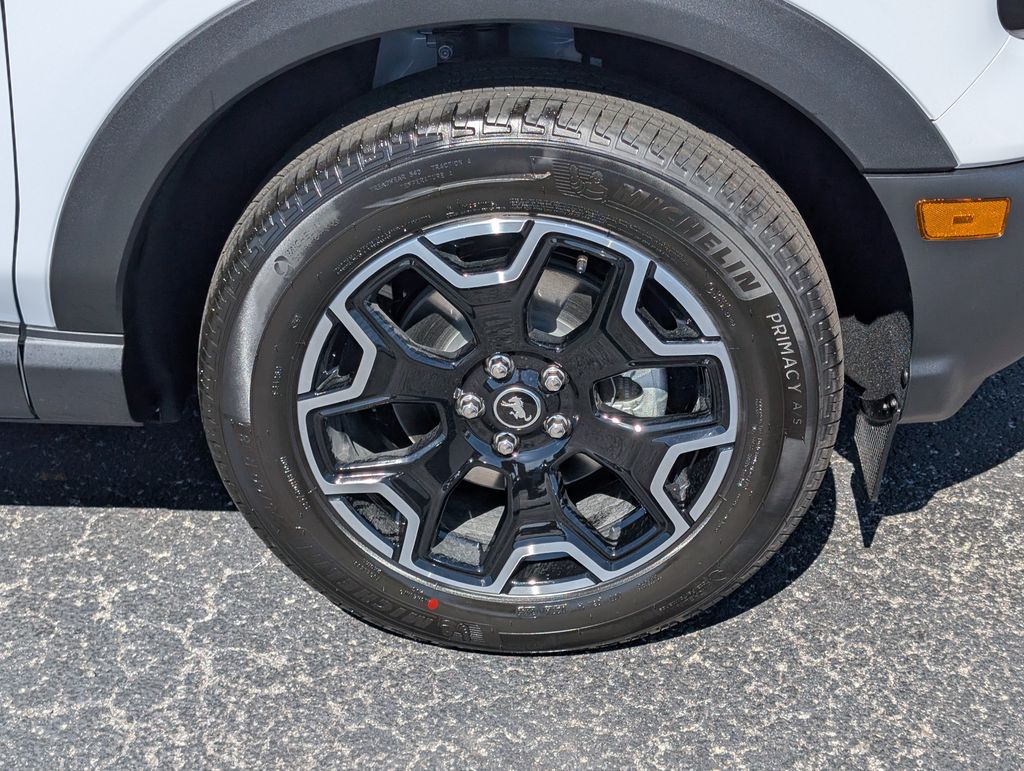 2025 Ford Bronco Sport Outer Banks photo 11