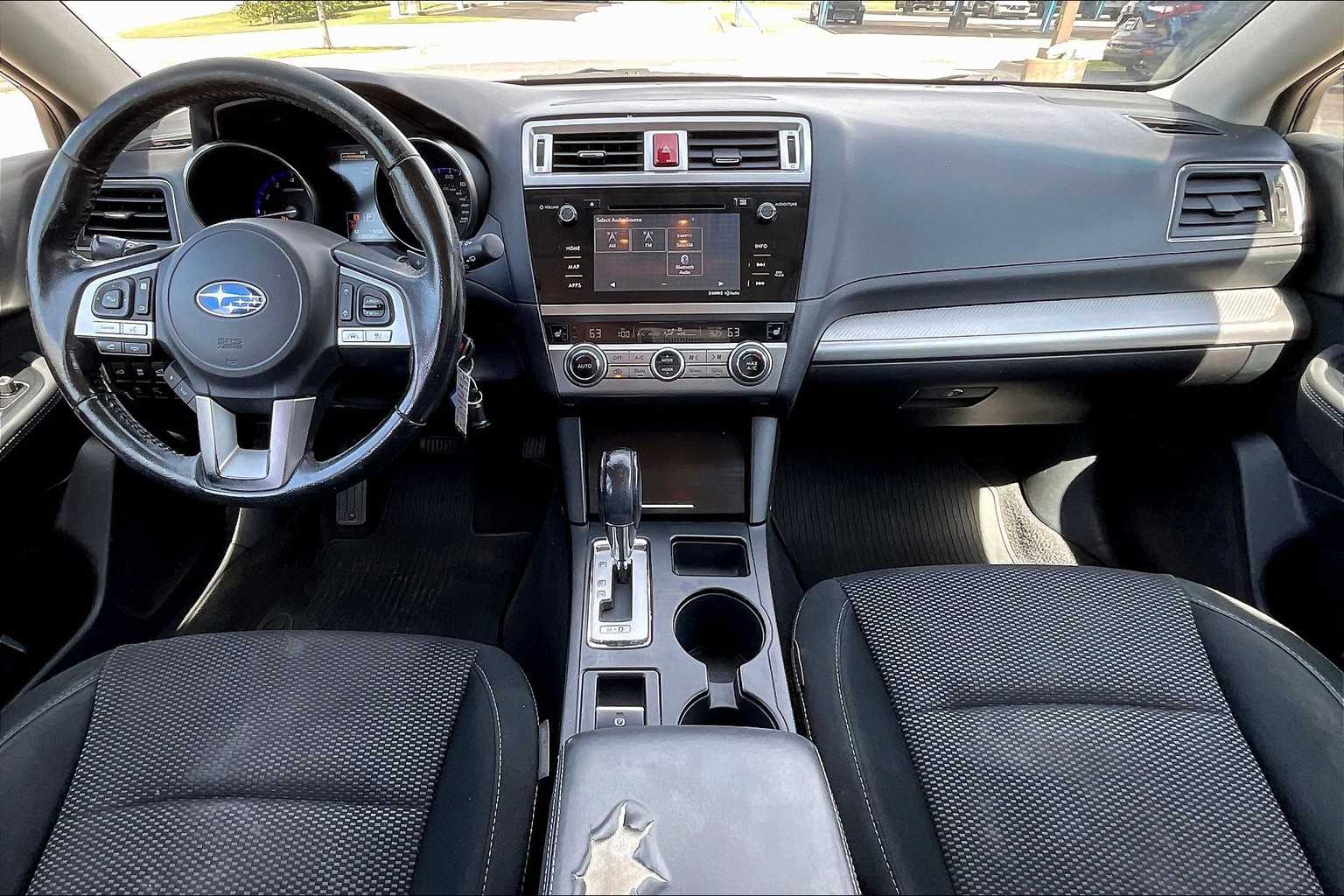 2017 Subaru Outback Premium photo 14