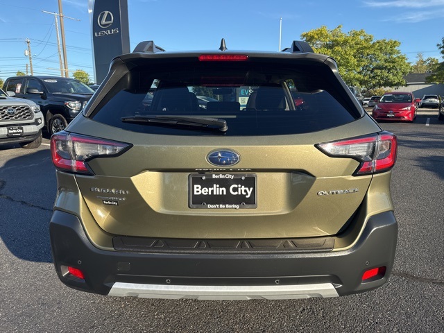2023 Subaru Outback Limited photo 4