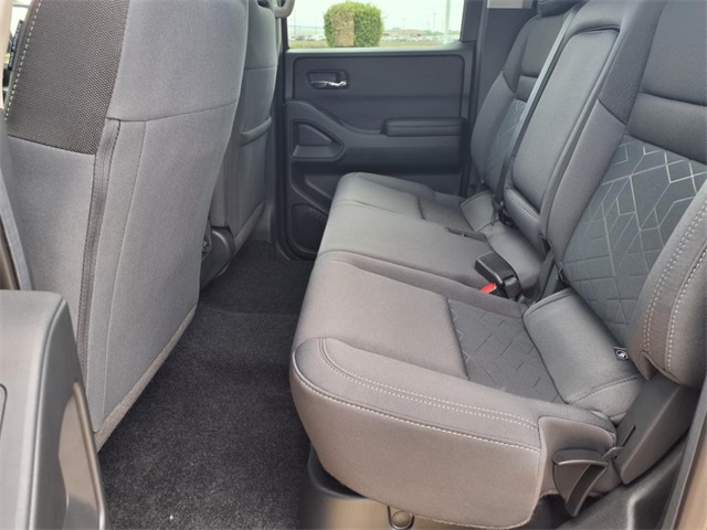 2025 Nissan Frontier SV photo 5