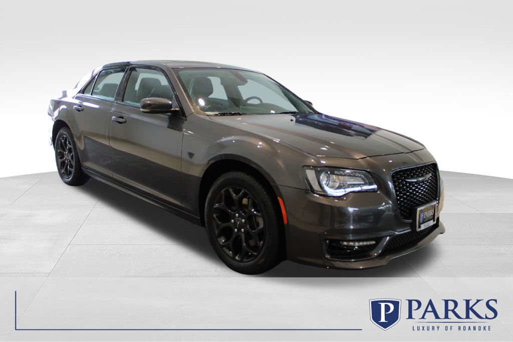2023 Chrysler 300 Touring L