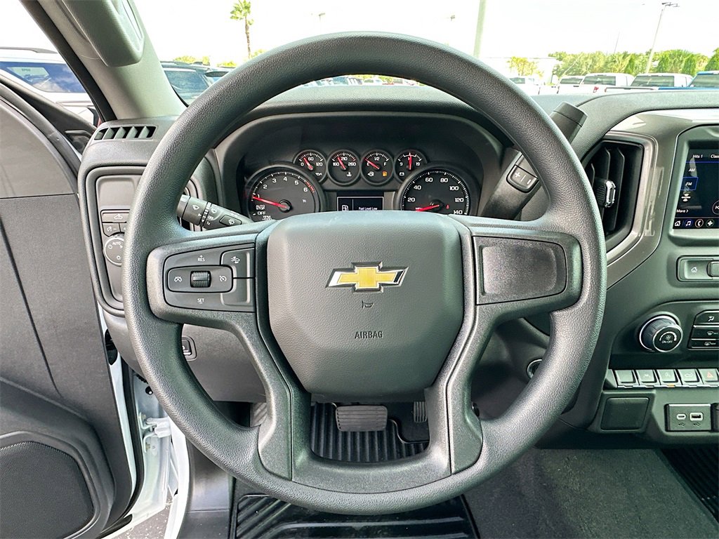 2025 Chevrolet Silverado 1500 Custom photo 7