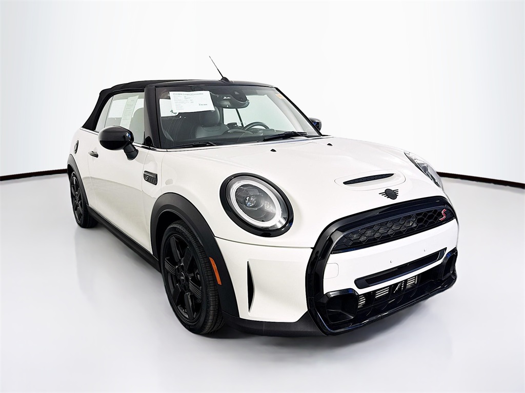 2024 MINI Convertible S's photo