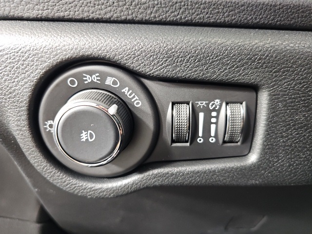 2026 Chrysler Pacifica Limited photo 18