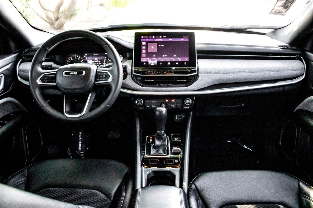 2024 Jeep Compass Latitude photo 26