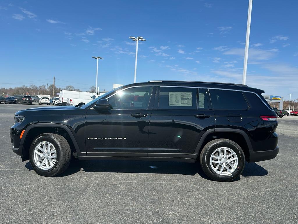 2025 Jeep Grand Cherokee Laredo X photo 3