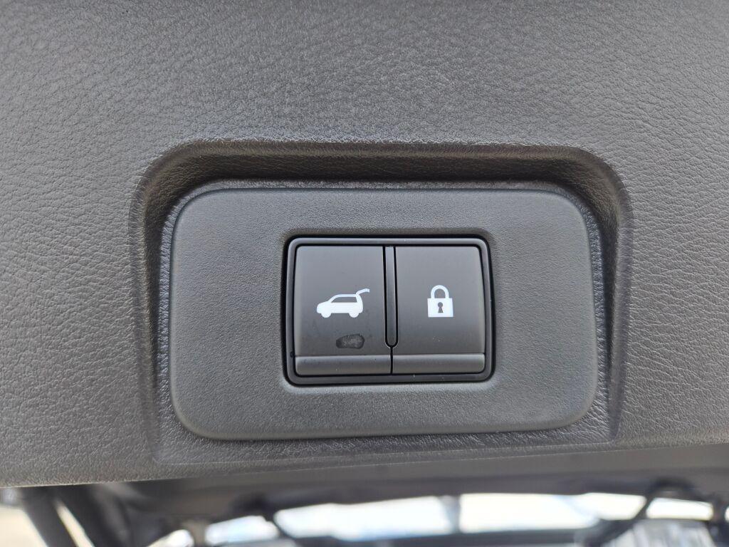 2026 Nissan Rogue SV photo 9