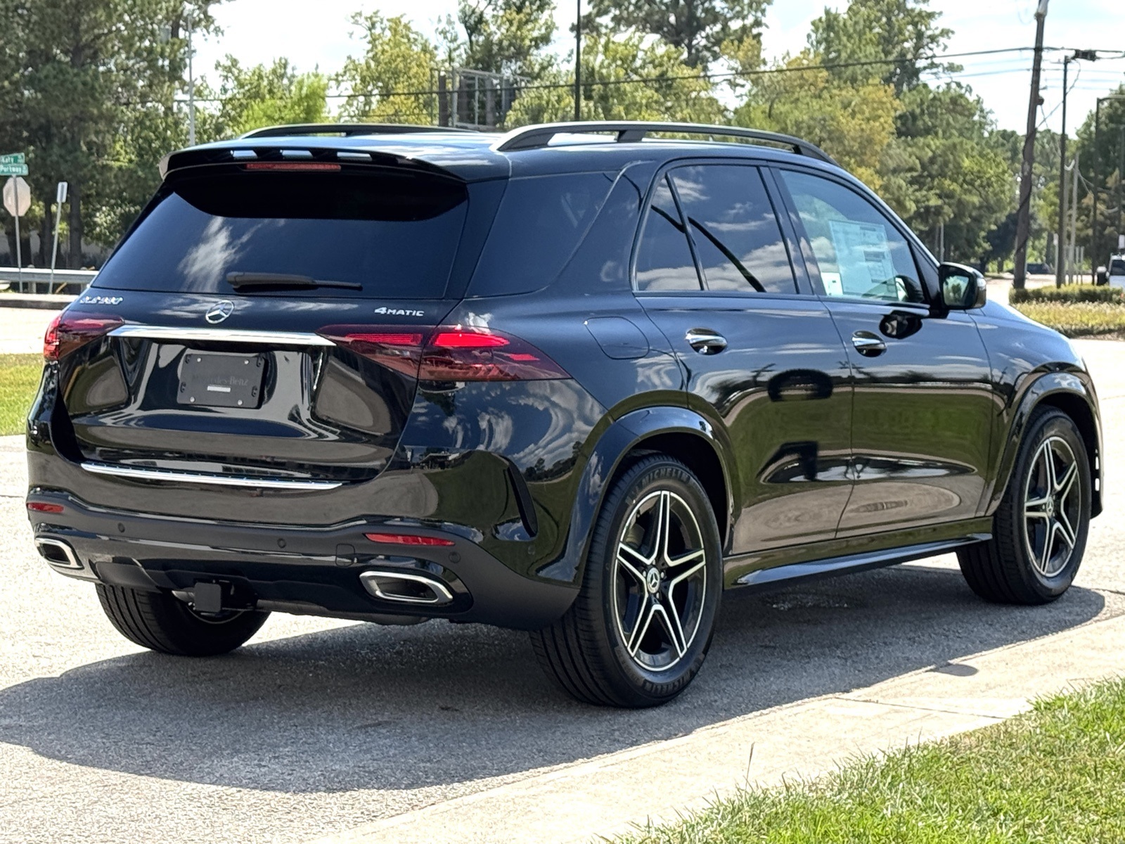 2026 Mercedes Benz GLE 580 4MATIC photo 2